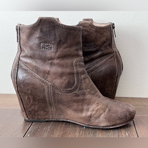 Frye Carson Wedge Bootie Womens size 7.5 - Picture 6 of 12